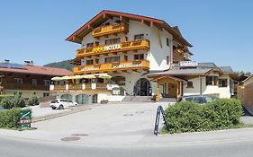 Hotel Schneeberger Niederau